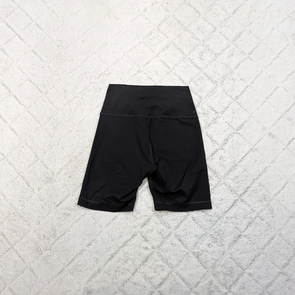 Everlane Shorts Women's S Black Perform Bike High Rise Yoga Light Compression 8”